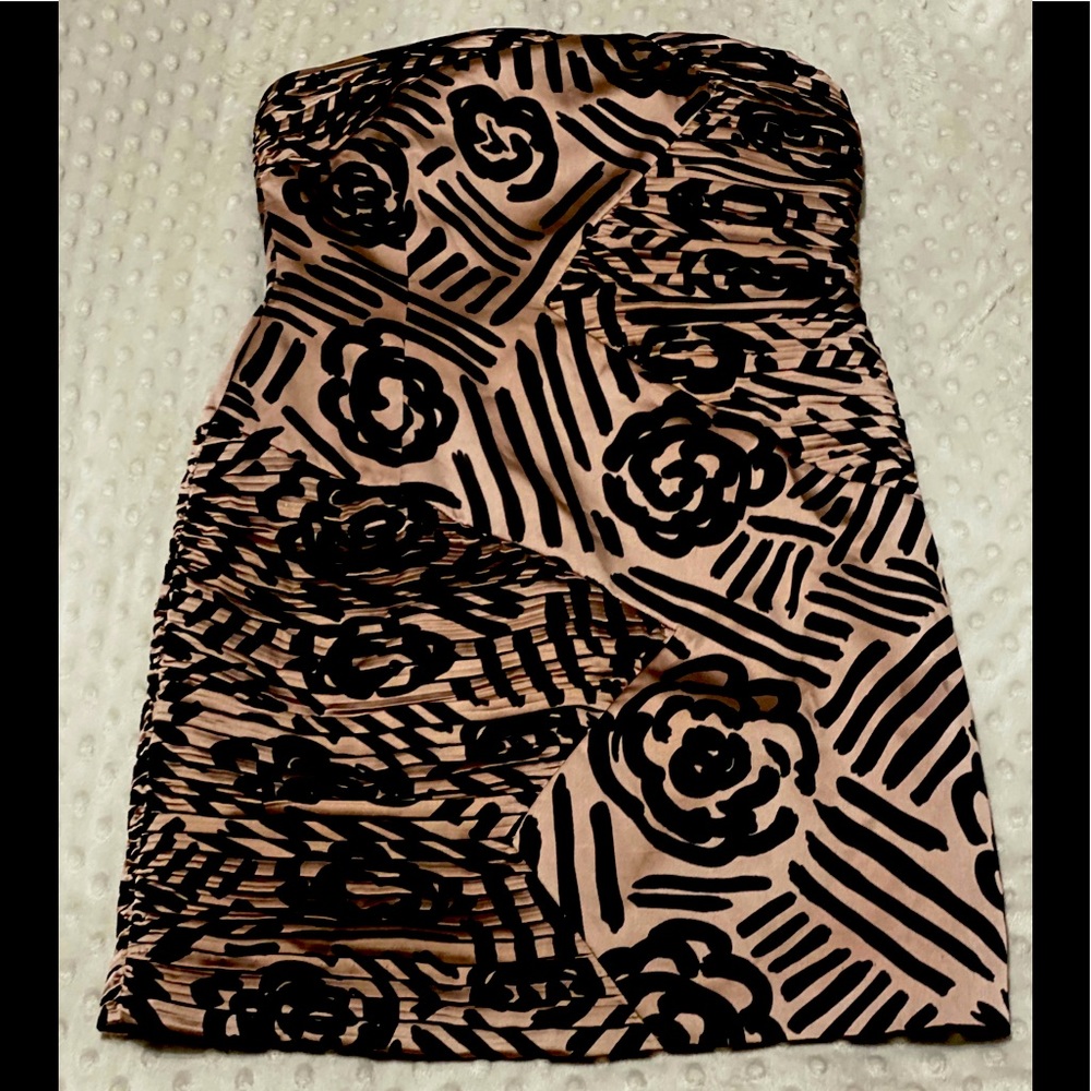 BCBG GENERATION strapless body forming print dress